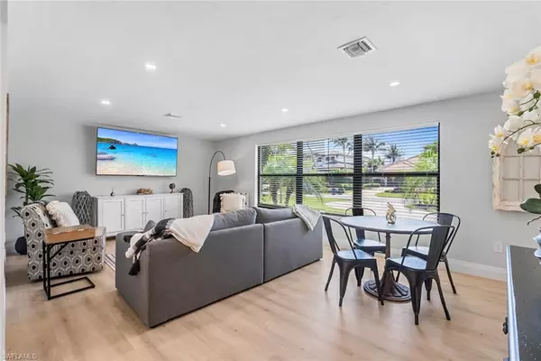 Naples, FL 34103,4222 Crayton RD