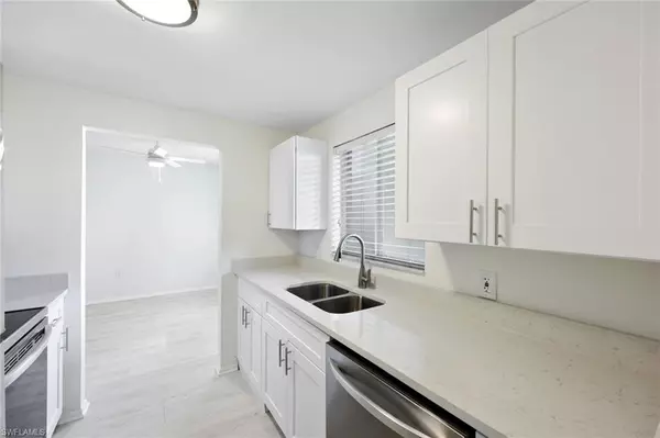 Fort Myers, FL 33919,6102 Whiskey Creek DR #105