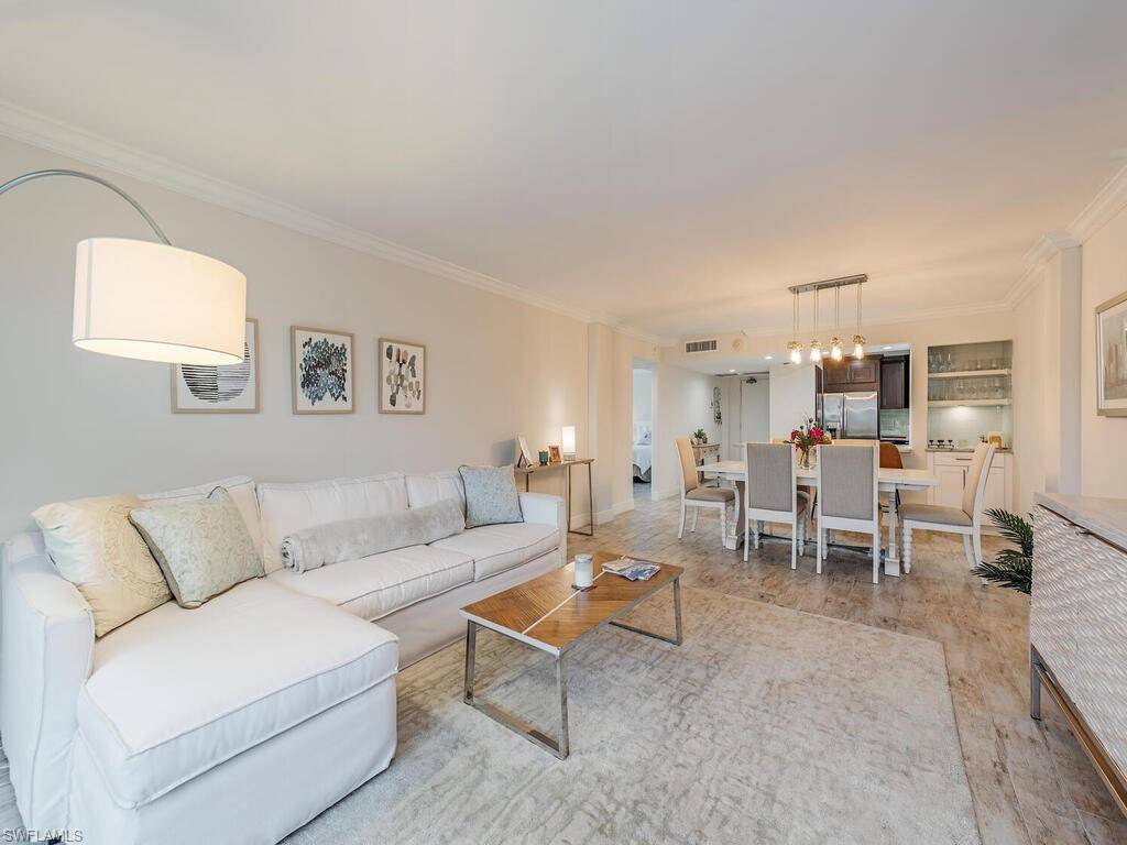 1 Bluebill AVE #412, Naples, FL 34108