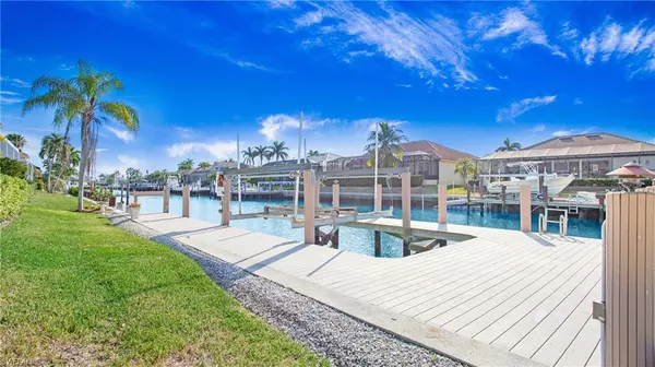 Marco Island, FL 34145,1143 Breakwater CT