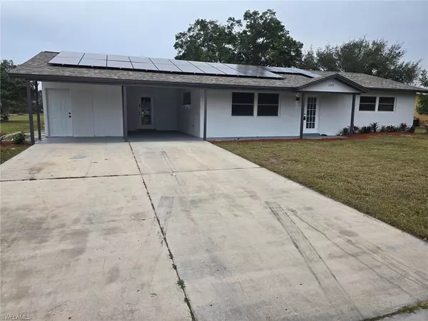 1007 E Jasmine RD, Lehigh Acres, FL 33936