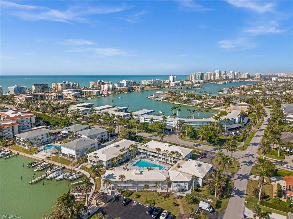 342 Harbour DR, Naples, FL 34103