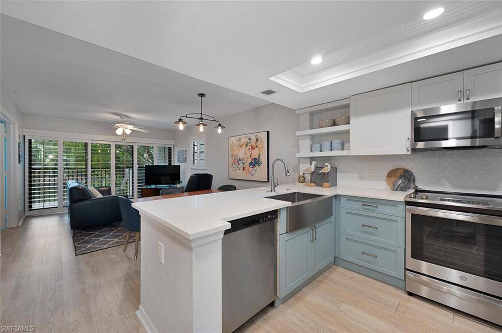 600 Neapolitan WAY #248, Naples, FL 34103