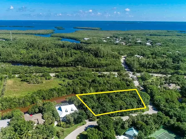 Sanibel, FL 33957,5398 Osprey CT