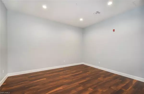 Fort Myers, FL 33901,2401 FIRST ST #255