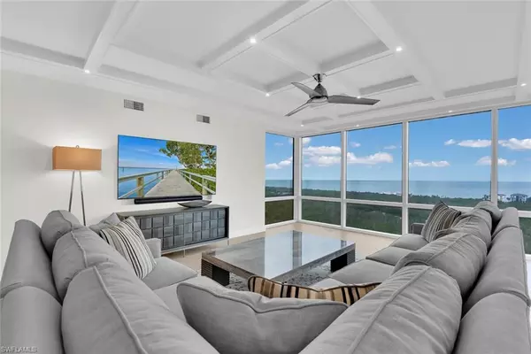 7515 Pelican Bay BLVD #17D, Naples, FL 34108