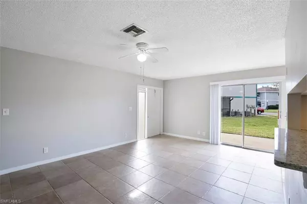 Fort Myers, FL 33907,5848 Queen Elizabeth WAY #2