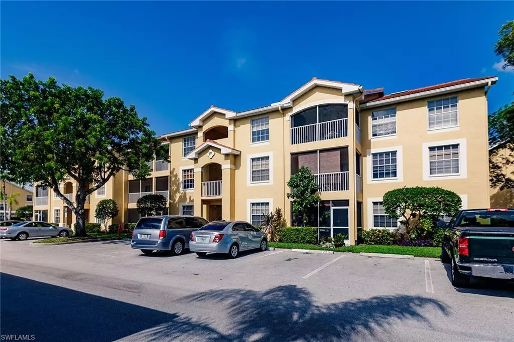 Naples, FL 34109,4700 Saint Croix LN #318