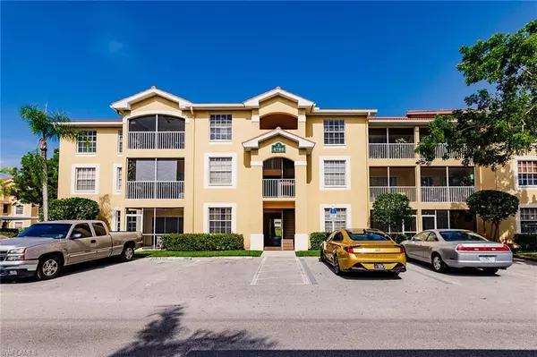 Naples, FL 34109,4700 Saint Croix LN #318