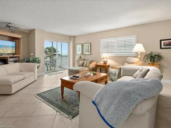 Naples, FL 34102,1919 Gulf Shore BLVD N #403