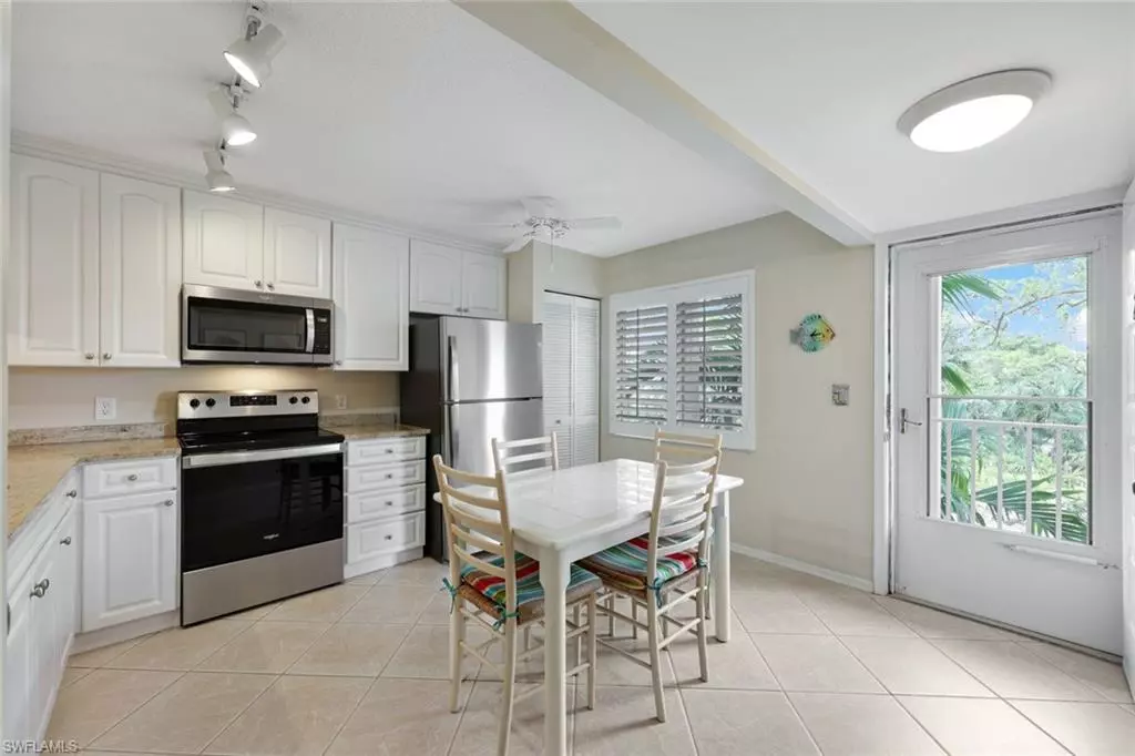 Naples, FL 34112,3072 Sandpiper Bay CIR #M203