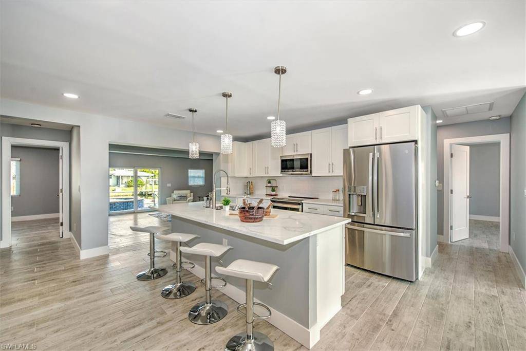 Fort Myers Beach, FL 33931,127 Albatross ST