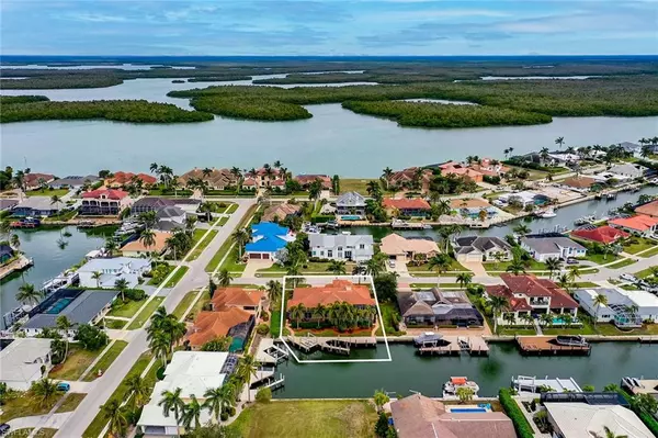 Marco Island, FL 34145,184 Hollyhock CT