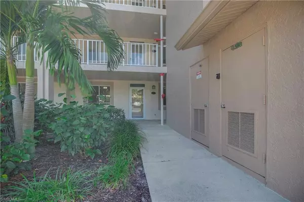 Naples, FL 34104,7320 Glenmoor LN #2105