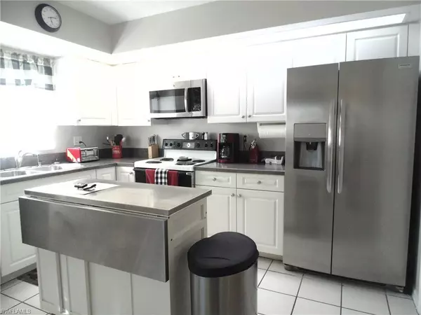 North Fort Myers, FL 33917,1900 Corona Del Sire DR