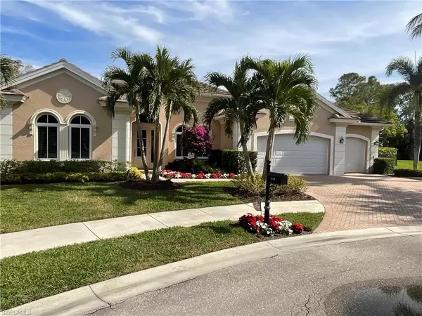 372 Cypress WAY W, Naples, FL 34110