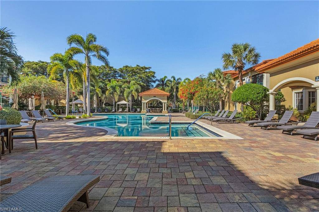 8950 Colonnades CT E #817, Bonita Springs, FL 34135