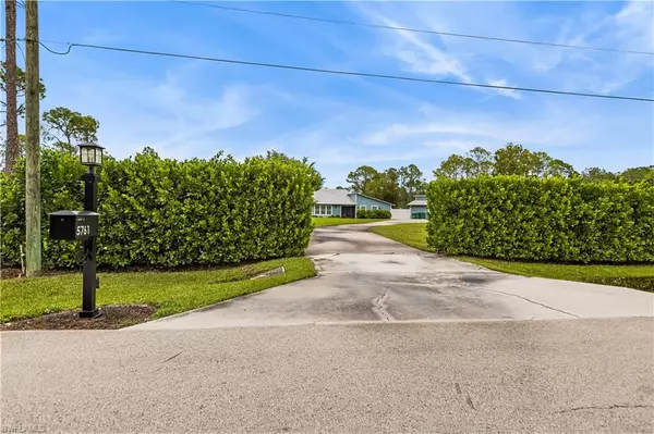 Naples, FL 34119,5761 Standing Oaks LN