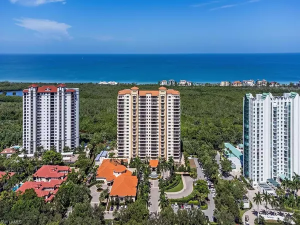 7425 Pelican Bay BLVD #204, Naples, FL 34108