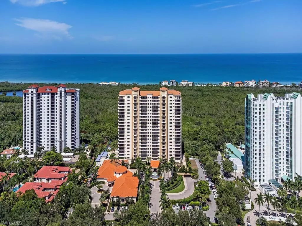 Naples, FL 34108,7425 Pelican Bay BLVD #204