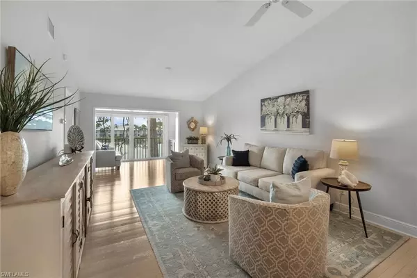 Naples, FL 34108,845 Gulf Pavilion DR #204