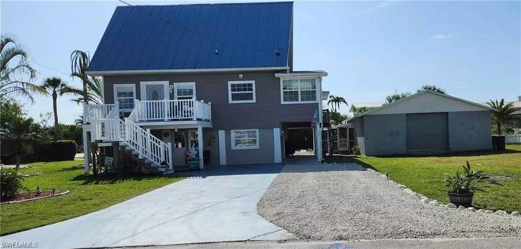 Fort Myers Beach, FL 33931,144 Driftwood LN