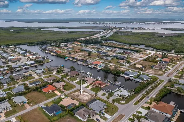 3729 SW 4th LN, Cape Coral, FL 33991