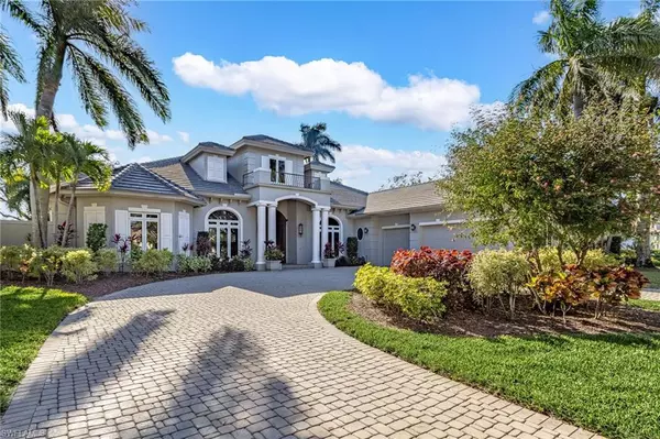 3027 Gardens BLVD, Naples, FL 34105