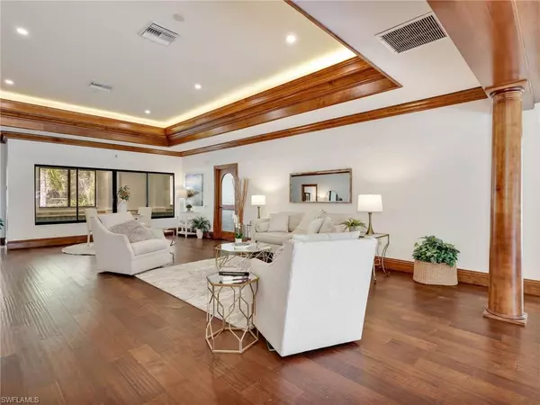 Naples, FL 34110,700 Arbor Lake DR #7-101