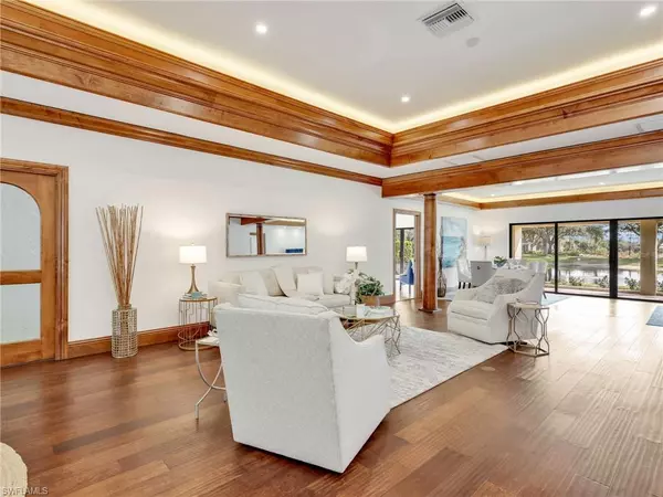 Naples, FL 34110,700 Arbor Lake DR #7-101