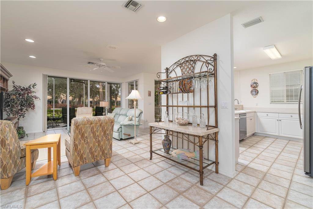 Estero, FL 33967,8461 Southbridge DR #4