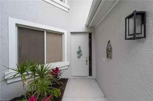 Estero, FL 33967,8461 Southbridge DR #4