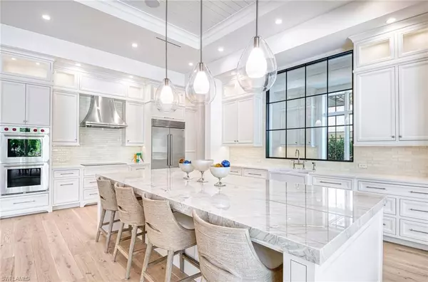 Naples, FL 34102,460 2nd AVE N