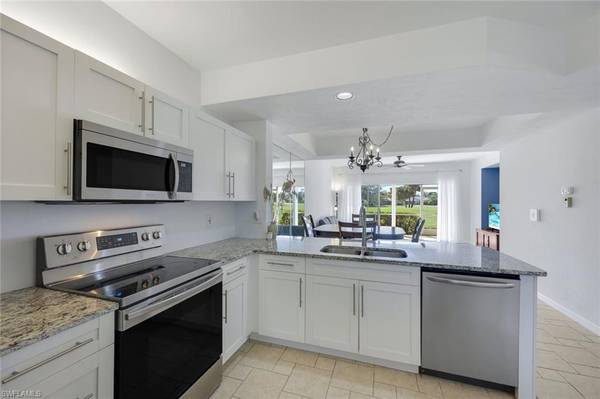 1070 Woodshire LN #E102, Naples, FL 34105