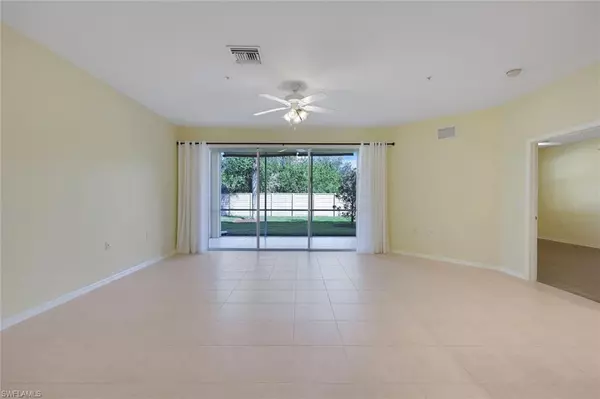 Fort Myers, FL 33919,14732 Calusa Palms DR #101