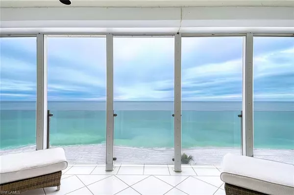 Naples, FL 34103,10 Seagate DR #6N