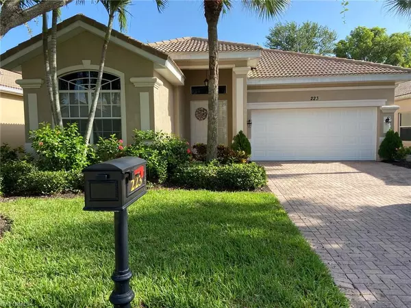 223 Glen Eagle CIR, Naples, FL 34104