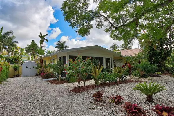 Naples, FL 34102,361 1st AVE N