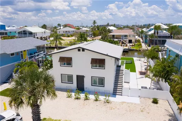 Fort Myers Beach, FL 33931,120/122 Bahia VIA