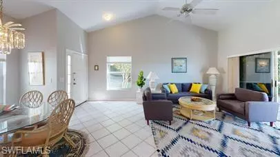 Naples, FL 34104,529 Windsor SQ #8