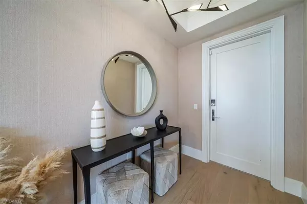 Naples, FL 34102,1130 3rd AVE S #404