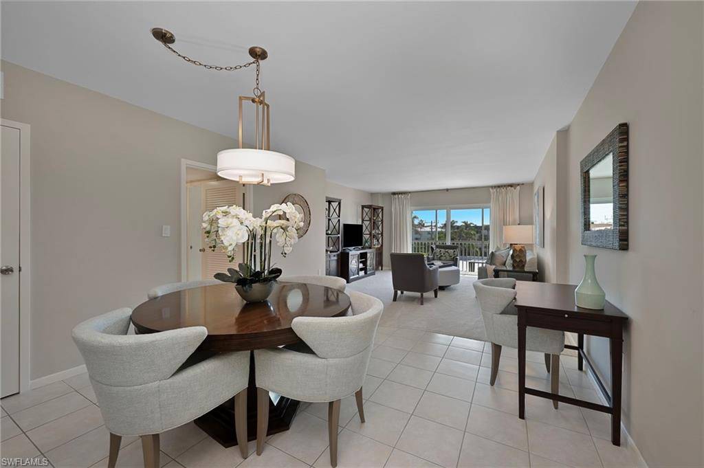 Naples, FL 34102,1977 Gulf Shore BLVD N #306