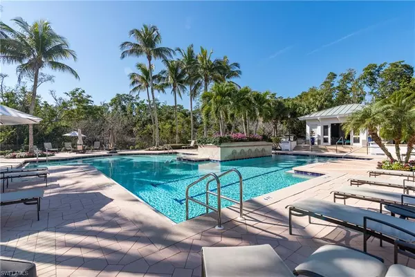 Naples, FL 34110,455 Cove Tower DR #1802