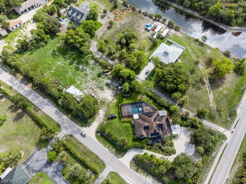 Naples, FL 34117,850 25th ST SW