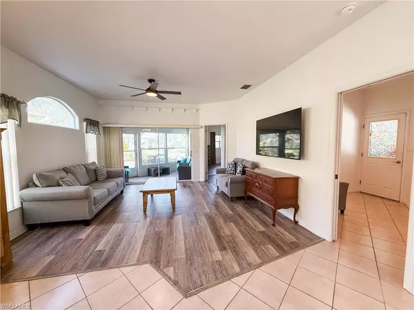 Estero, FL 33928,10732 Maui CIR