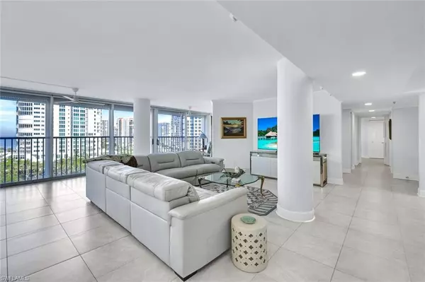 Naples, FL 34103,4041 Gulf Shore BLVD N #907