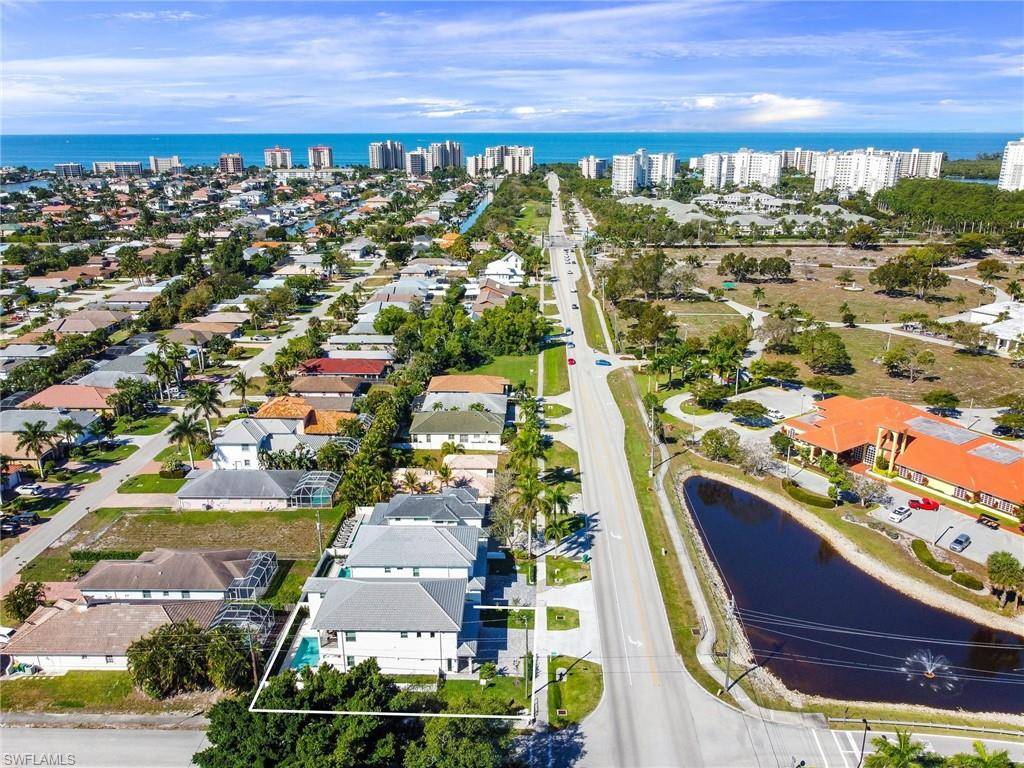Naples, FL 34108,596 111th AVE N