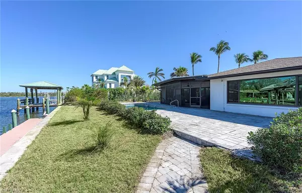 Fort Myers Beach, FL 33931,5660 Williams DR