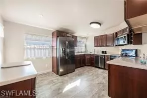 Naples, FL 34104,89 Pacific WAY #89