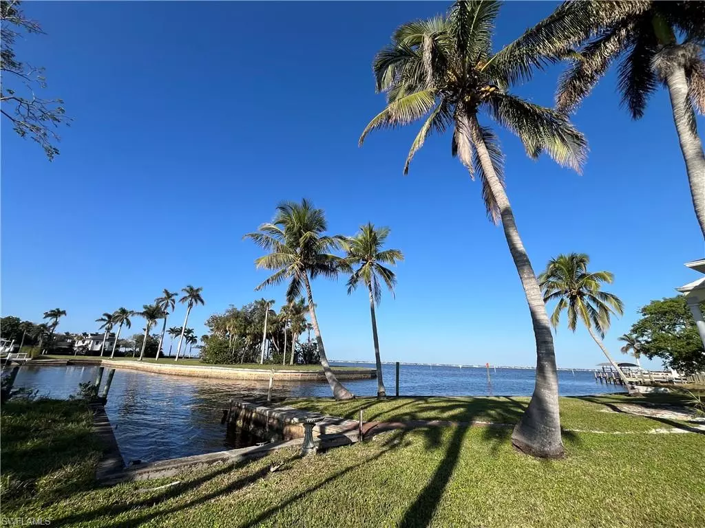 Fort Myers, FL 33919,6932 Old Whiskey Creek DR